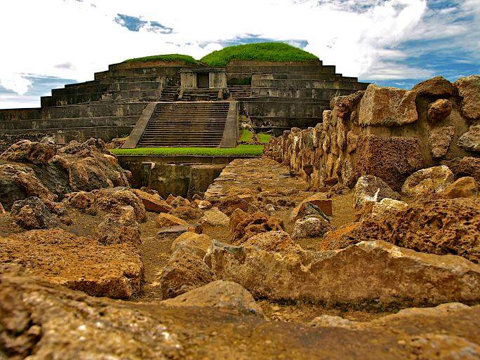 Mayan ruins of Tazumal in El Salvador. Location on the map » Tripfreakz.com